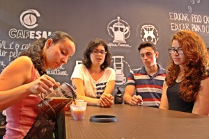 Estudantes tiveram a oportunidade de conhecer a Cafeteria CafEsal