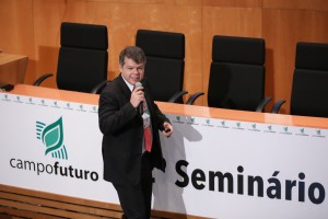 Resultados dos painéis de Fruticultura foram apresentados pelo professor da UFLA e coordenador do CIM, Luiz Gonzaga de Castro Jr, Foto: Cadmiel Dutra
